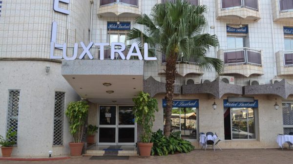 HOTEL LUXTRAL